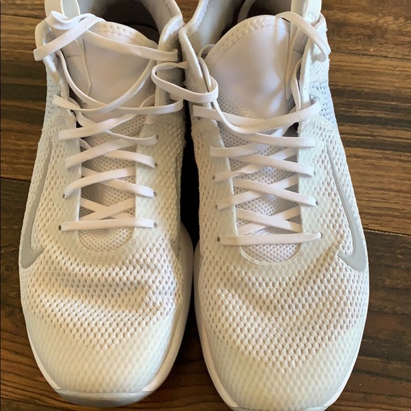 Lebron Basketball Shoes - Picture 3 of 3